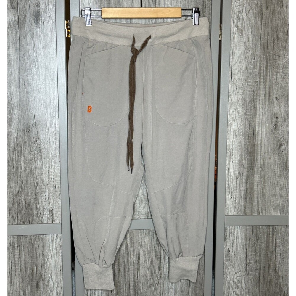 FIGS Capri Pants Size M Environmentally Awesome Collection Pockets Jogger